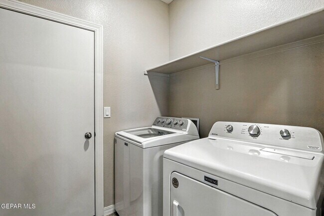 Building Photo - 12360 Desert Path Ct