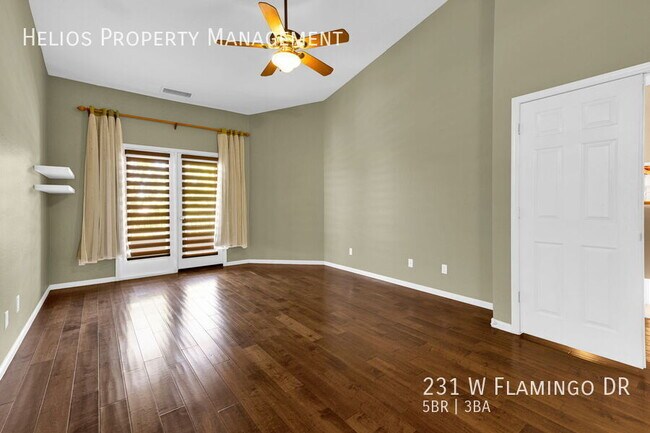 Building Photo - 231 W Flamingo Dr