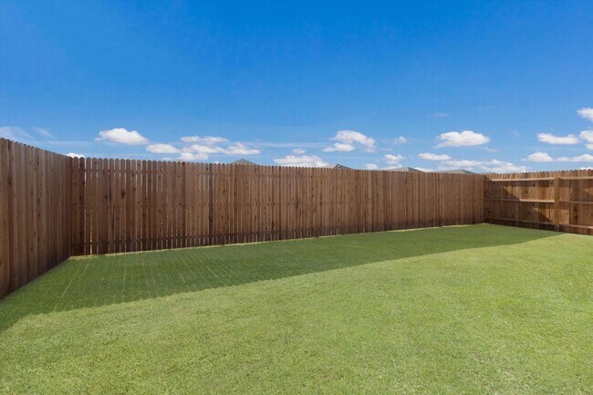 Building Photo - Brand new 3/2 Gem in Sapphire Grove