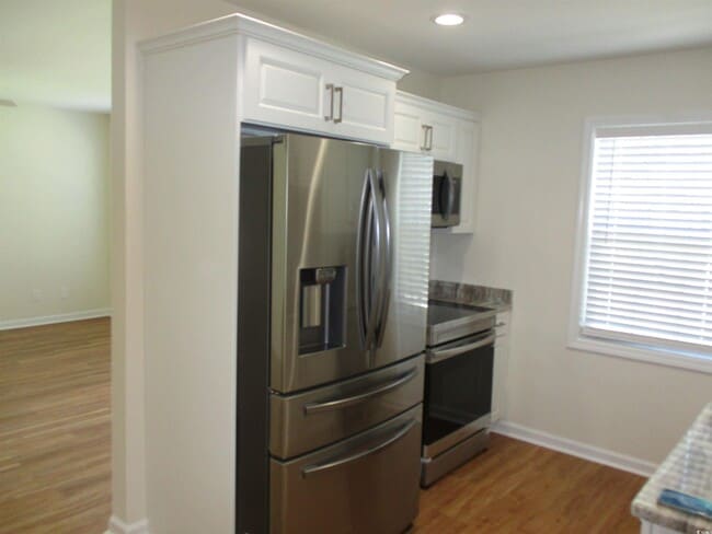 Building Photo - 483 Wallingford Cir