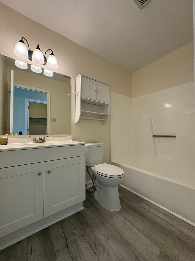 Building Photo - 3706 Dovefield Ct