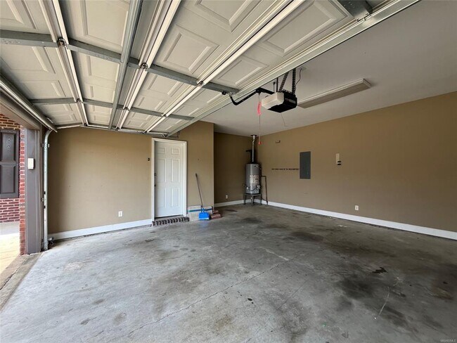 Building Photo - 9408 Crofton Ct
