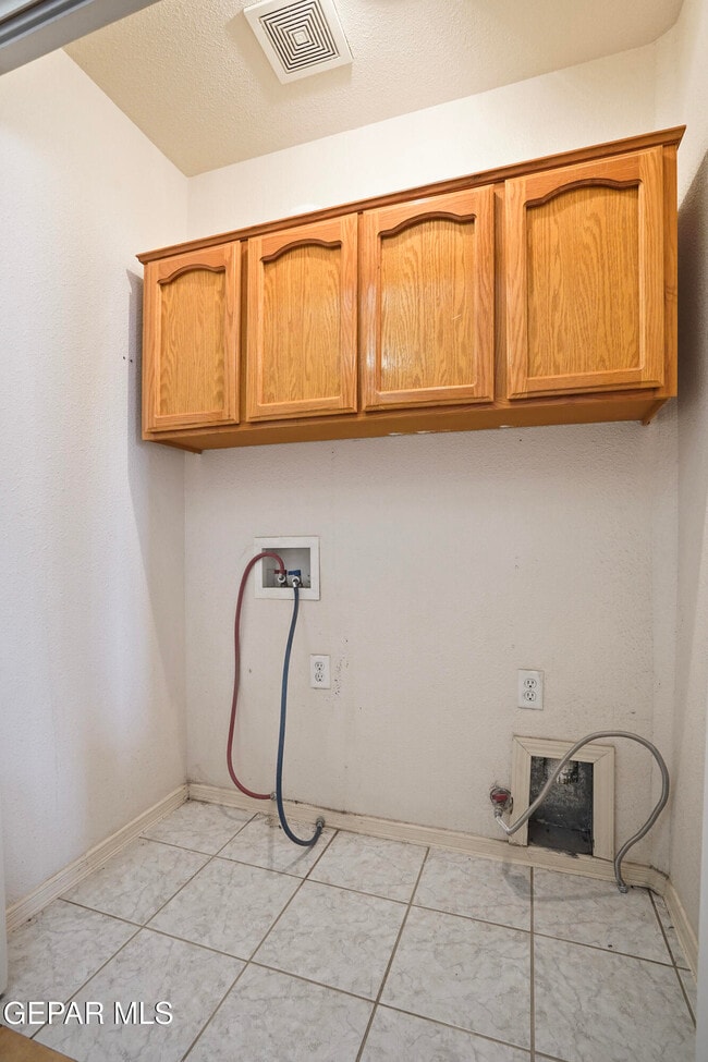 Building Photo - 871 Luisa Guerra Dr