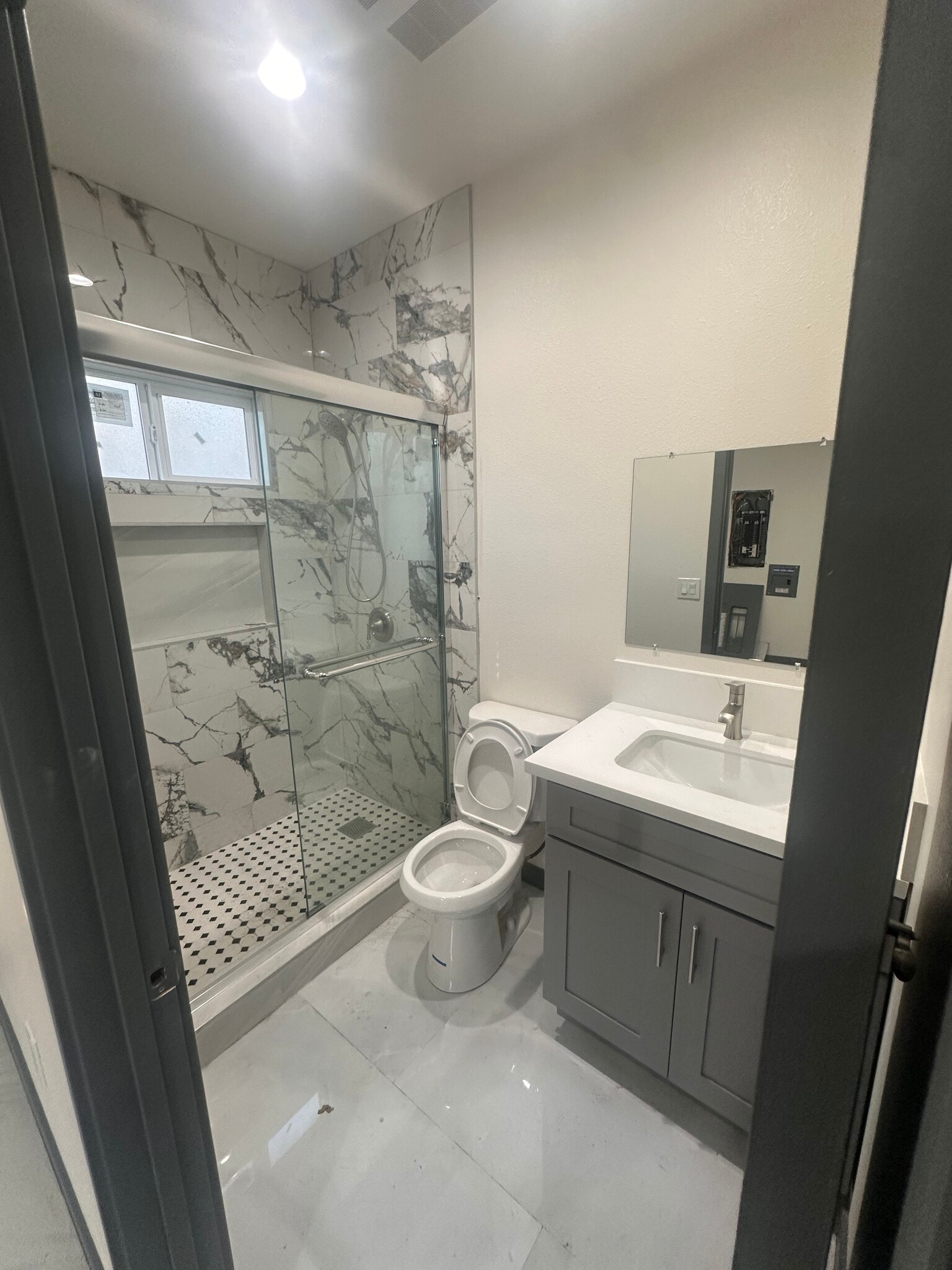 Building Photo - 2304 W Cubbon St