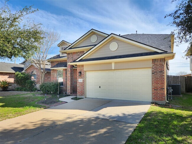 Building Photo - 21827 Sierra Long Dr