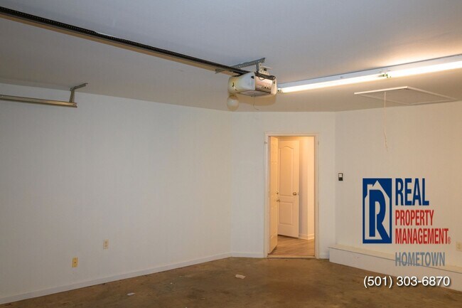 Building Photo - 104 Austin Ln