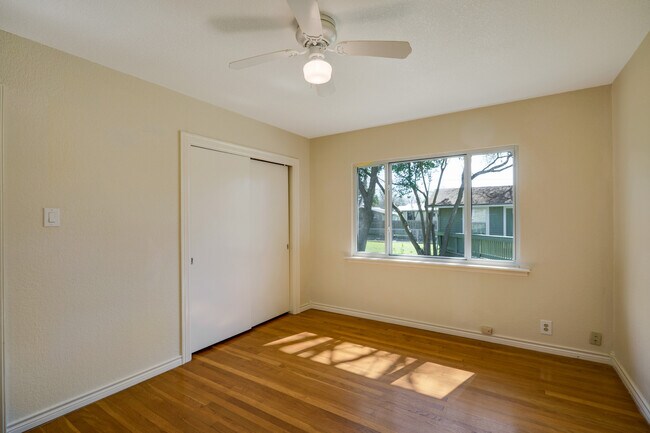 Building Photo - 336 Tuttle Rd