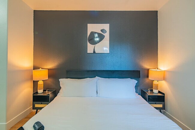 Building Photo - 7455 N 95th Ave