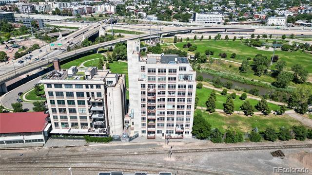 Building Photo - 2000 Little Raven St