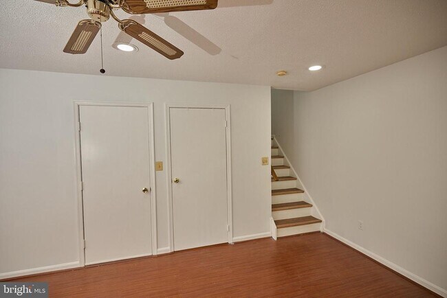 Building Photo - 46760 Hobblebush Terrace