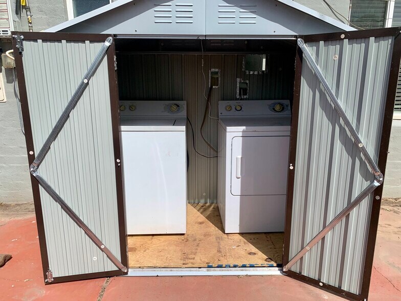 Exterior Laundry - 1637 East Coronado Road