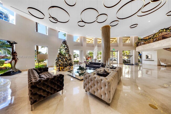 Building Photo - 17555 Collins Ave