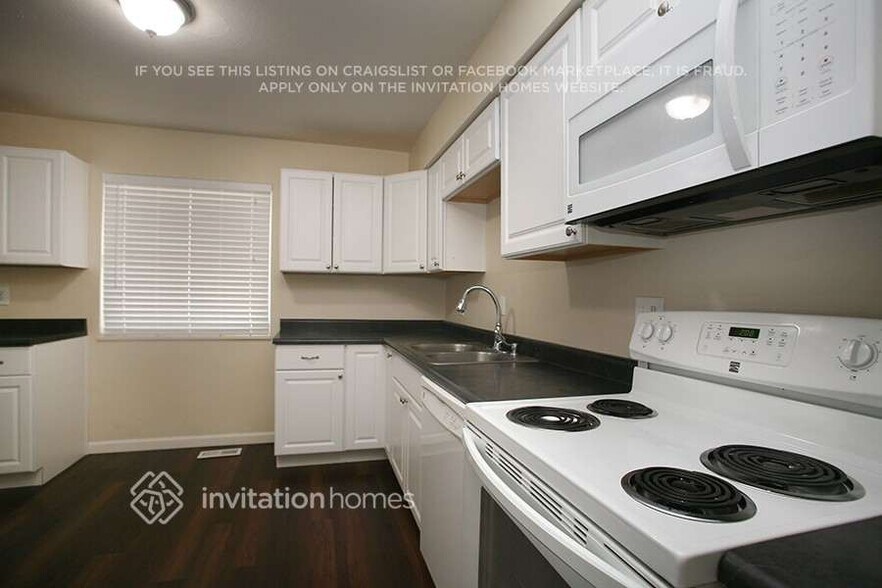 Building Photo - 7388 S Quebec Ct