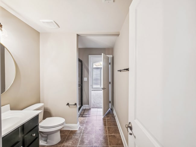 Building Photo - 425 Brushfield Park Dr