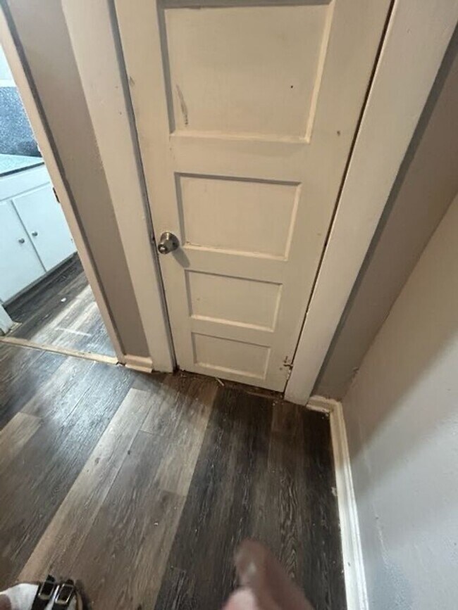 Building Photo - 350 W Waco Ave