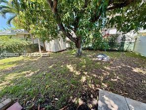 Building Photo - 1315 N 19th Ave