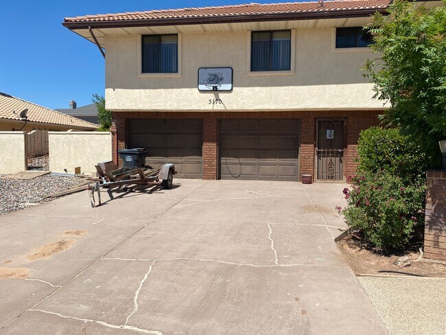 Building Photo - 3170 S Bloomington Dr W