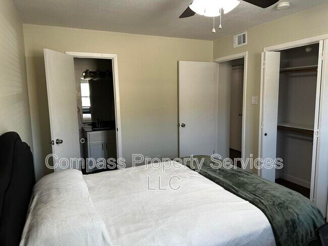 Building Photo - 1421 S 12th St