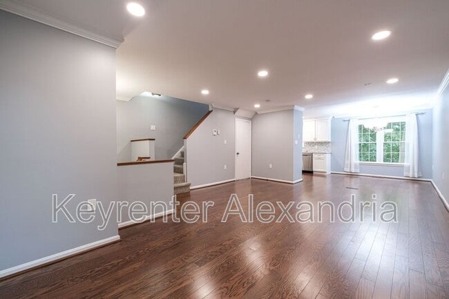 Building Photo - 3818 Vermont Ct