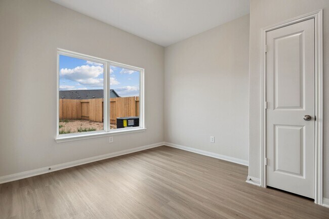 Building Photo - 364 Kingston Wy