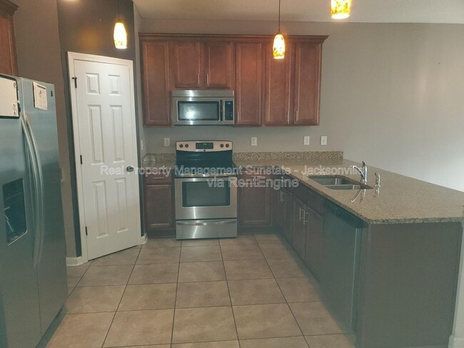 Building Photo - 11462 Carson Lake Dr