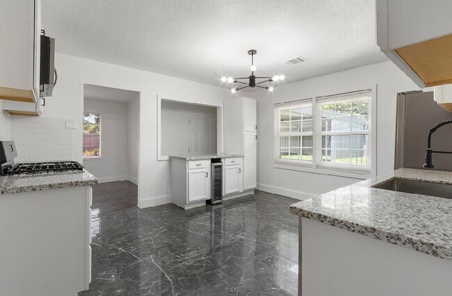 Building Photo - 4303 Dacca Dr