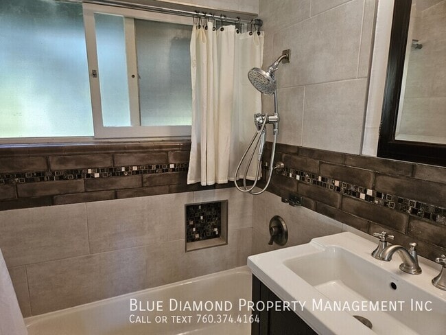 Building Photo - 259 Santa Clara Dr