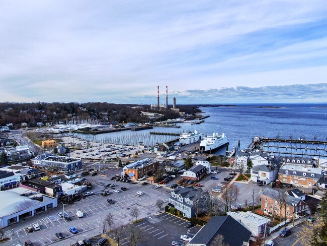 Building Photo - 206 E Main St