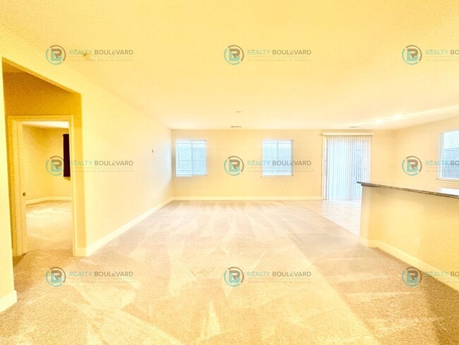 Building Photo - Beautiful 4 Bedroom, 2 Bathroom, 2 car garage, Single Story Home