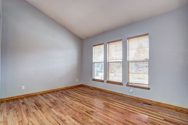 Building Photo - Canterberry Crossing Parker CO 4 bed 3 bat...