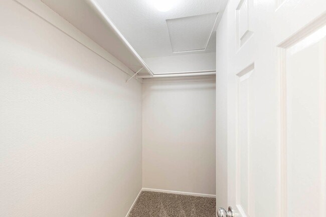 Building Photo - Spacious two-story Townhome