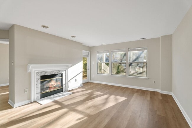 Building Photo - Silver Spring Condo with Modern Comforts and Active Lifestyle Amenities