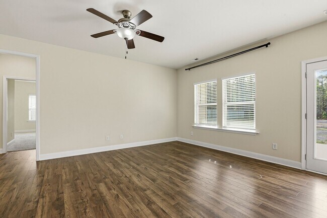Building Photo - 52 Woodwater Cir