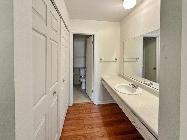 Building Photo - 5000 Carriage Way Dr