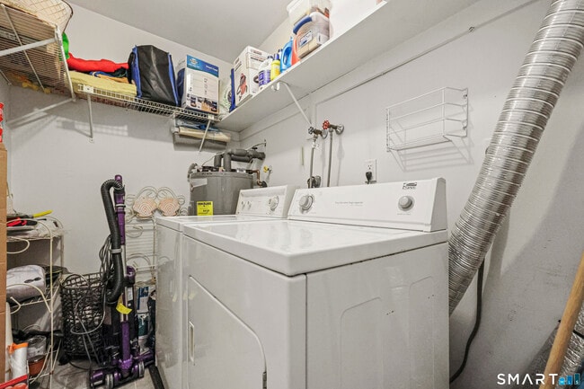 Building Photo - 237 Willow Springs