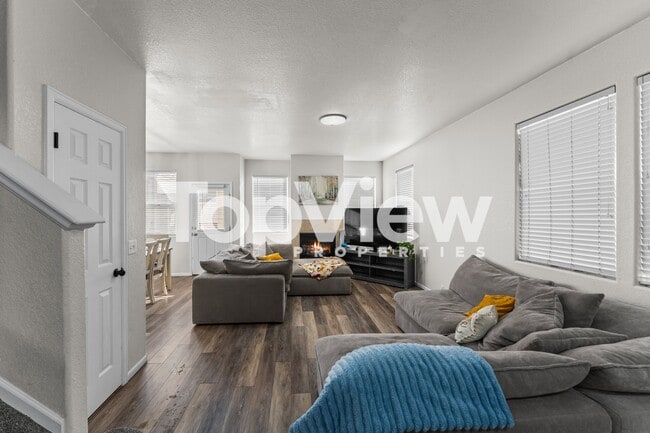 Building Photo - 2259 Falkirk Dr