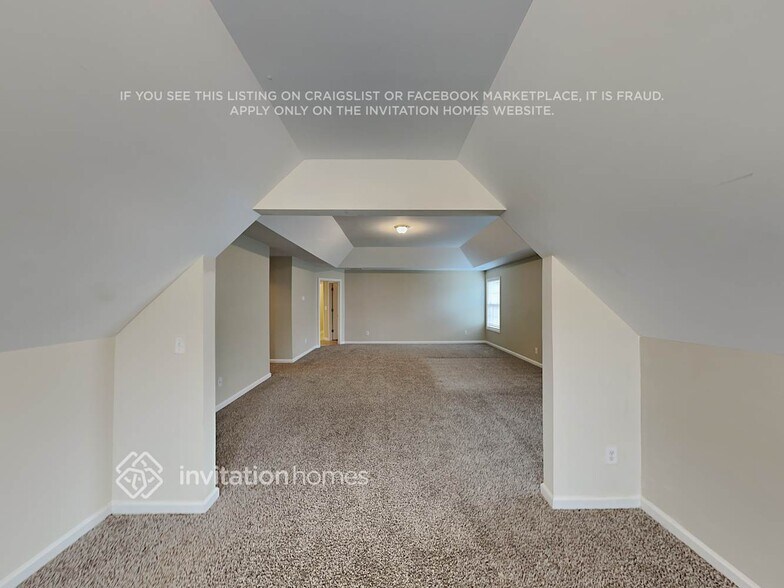 Building Photo - 6541 Squire Pl