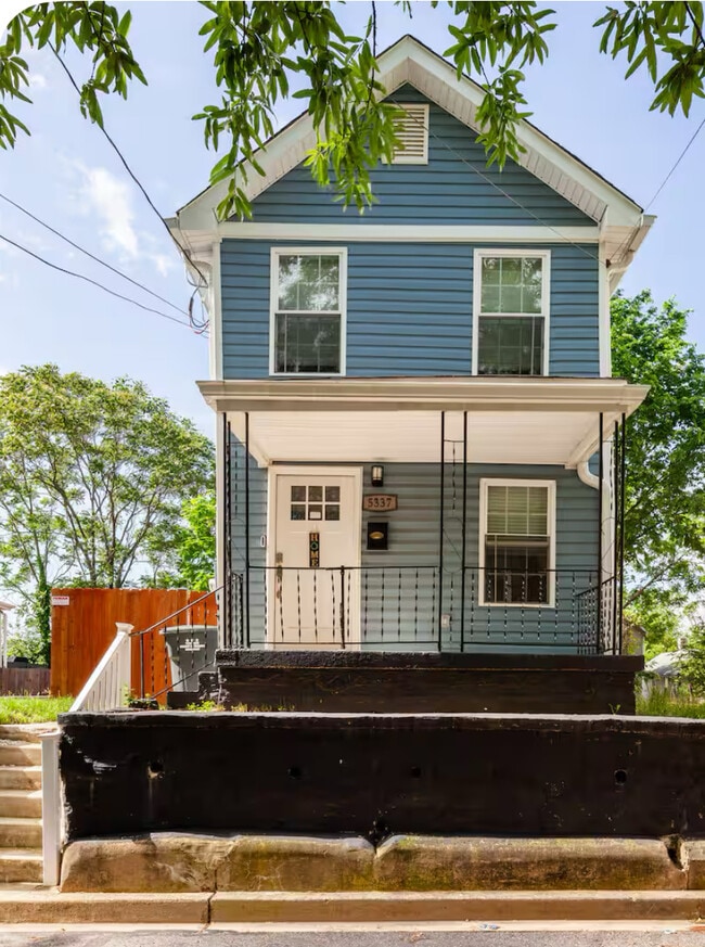 Building Photo - 5337 Hayes St NE