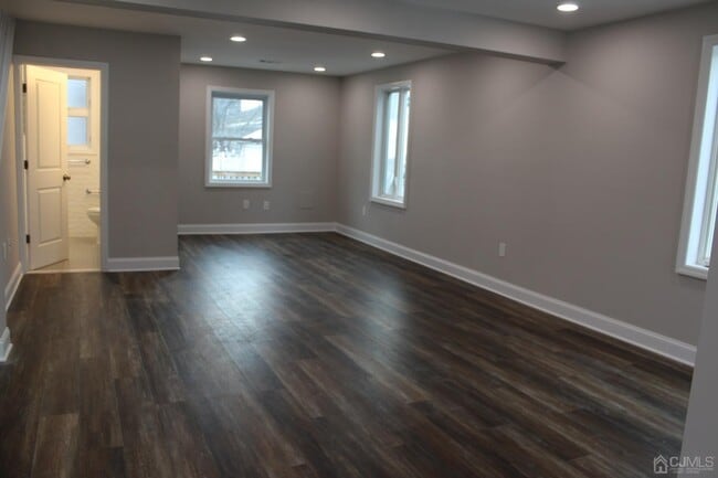 Building Photo - 147 Clinton St