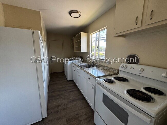 Building Photo - 2780 Argyll Ave