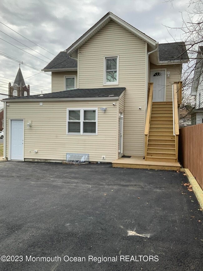 Building Photo - 104 Bridge Ave