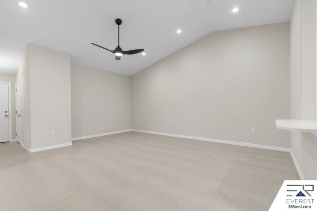 Building Photo - Brand New, fully fenced on a quiet cul-de-sac