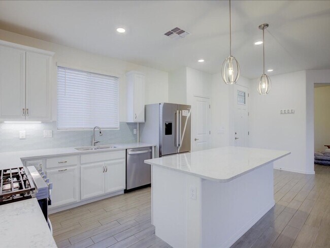 Building Photo - 3 Bedroom 2 Bathroom With Office/Flex room Located in RANCHO SAHUARITA!