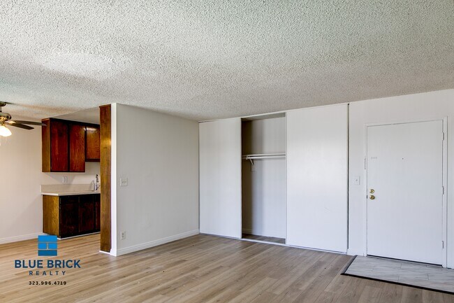 Building Photo - 5452 Corteen Pl