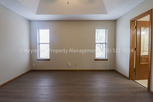 Building Photo - Recently Updated 3 Bed 2.5 Bath in Bixby - Move in Ready!