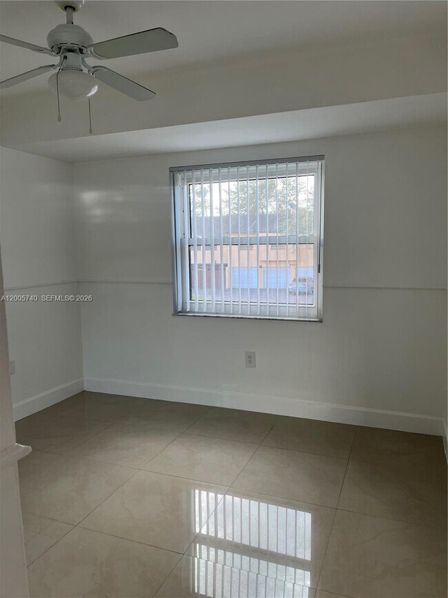 Building Photo - 6661 SW 137th Ct