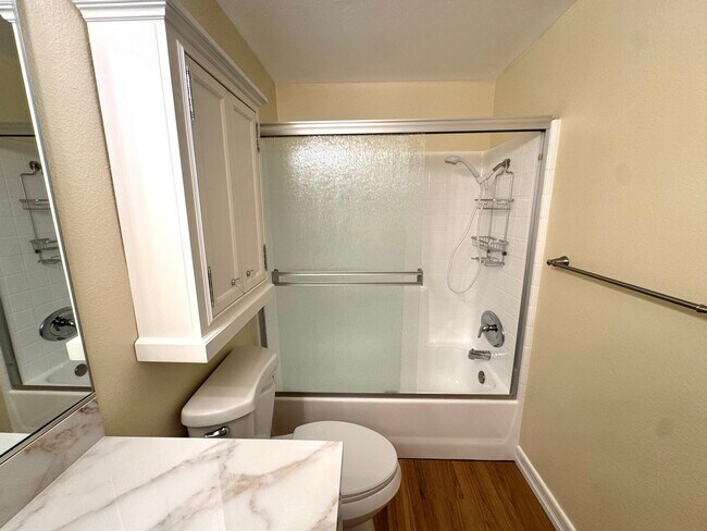 Building Photo - Beautifully Updated 3 Bedroom, 2 Bath with Private Yard