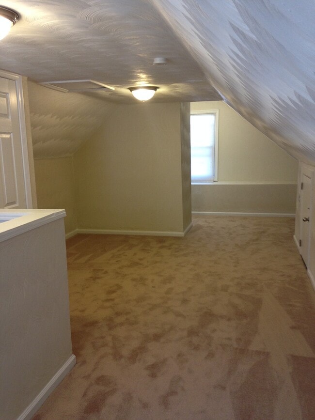 Building Photo - Single Family Home in Portsmouth
