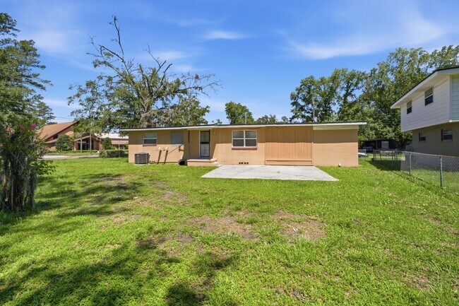Building Photo - 4294 Katanga Dr N