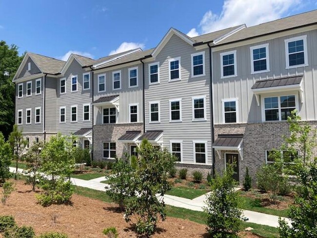 Building Photo - 543 Bistle Drive - Bev Roberts Rentals and...